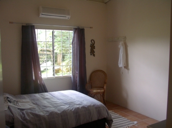 Second Double Bedroom with lizard.